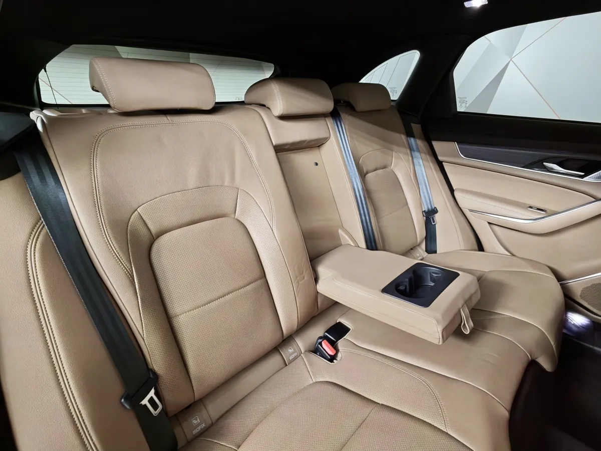 Jaguar F-Pace 2.0 TD AT AWD (199 л.с.) S Черный в АВИЛОН. Слайд №17