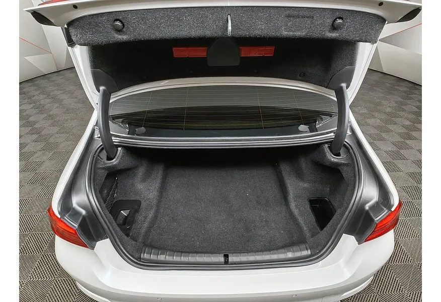 BMW 5 серия 520d Steptronic (190 л.с.) Белый в АВИЛОН. Слайд №9