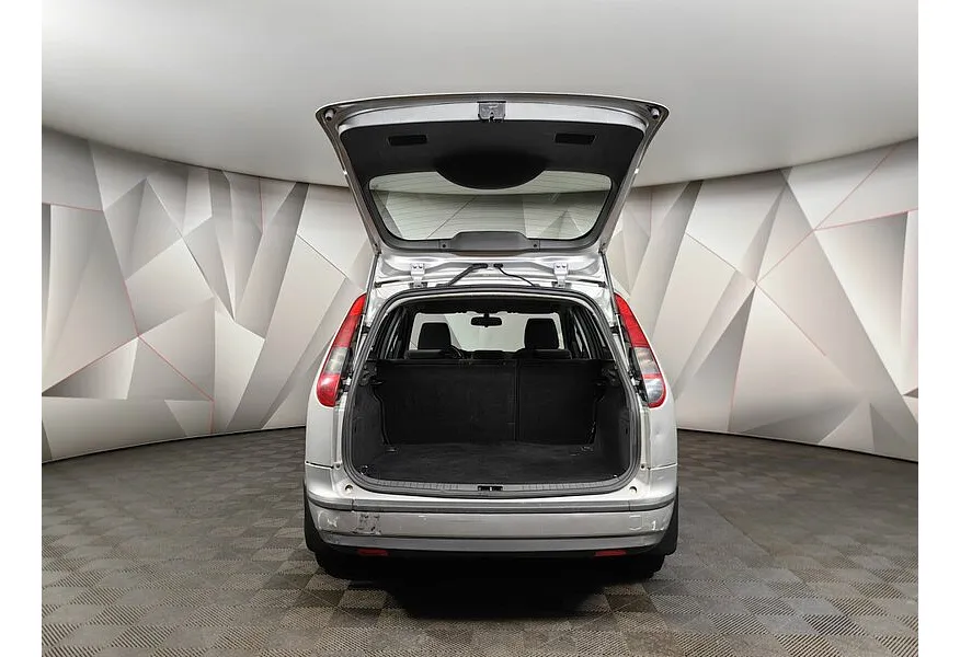 Ford Focus 1.6 AT (101 л.с.) Ghia Серебристый в АВИЛОН. Слайд №11