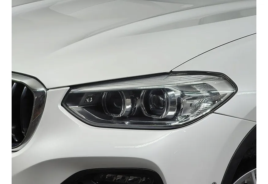 BMW X4 xDrive20i Steptronic (184 л.с.) Lifestyle Бежевый в АВИЛОН. Слайд №8