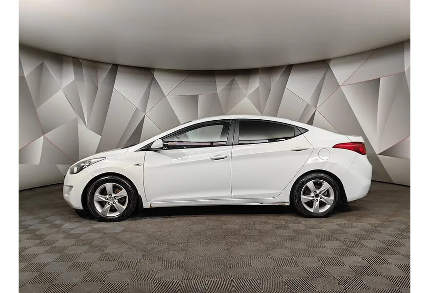 Hyundai Elantra 1.6 MT (132 л.с.) Comfort Белый в АВИЛОН. Слайд №5