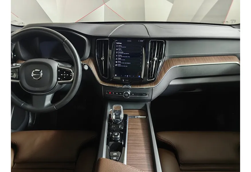 Volvo XC60 2.0 AT AWD (249 л.с.) Deluxe Edition Синий в АВИЛОН. Слайд №14