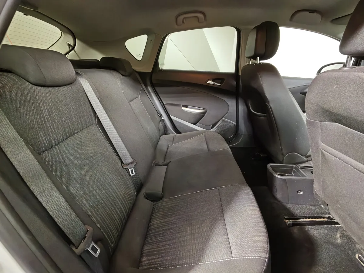 Opel Astra 1.6 MT (115 л.с.) Белый в АВИЛОН. Слайд №16