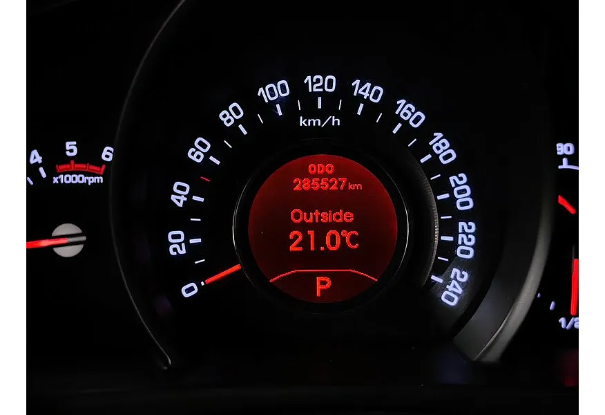 Kia Sportage 2.0 TD AT 4WD (136 л.с.) Бежевый в АВИЛОН. Слайд №18