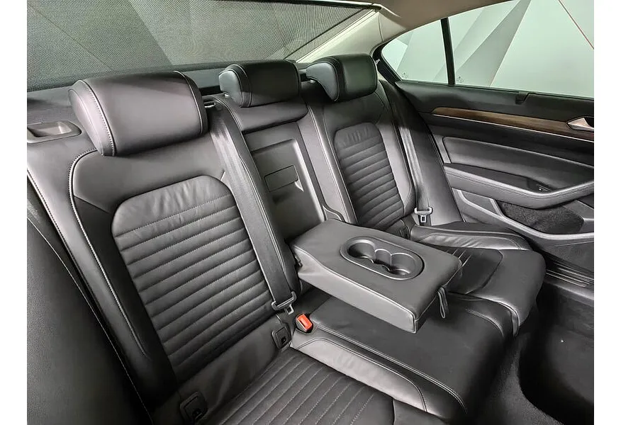 Volkswagen Passat 1.8 TSI BlueMotion DSG (180 л.с.) Highline Синий в АВИЛОН. Слайд №17