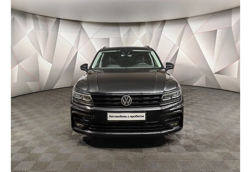 Volkswagen Tiguan 380 TSI 2.0 DSG 4WD (220 л.с.) R-Line Highline Черный в АВИЛОН. Слайд №7