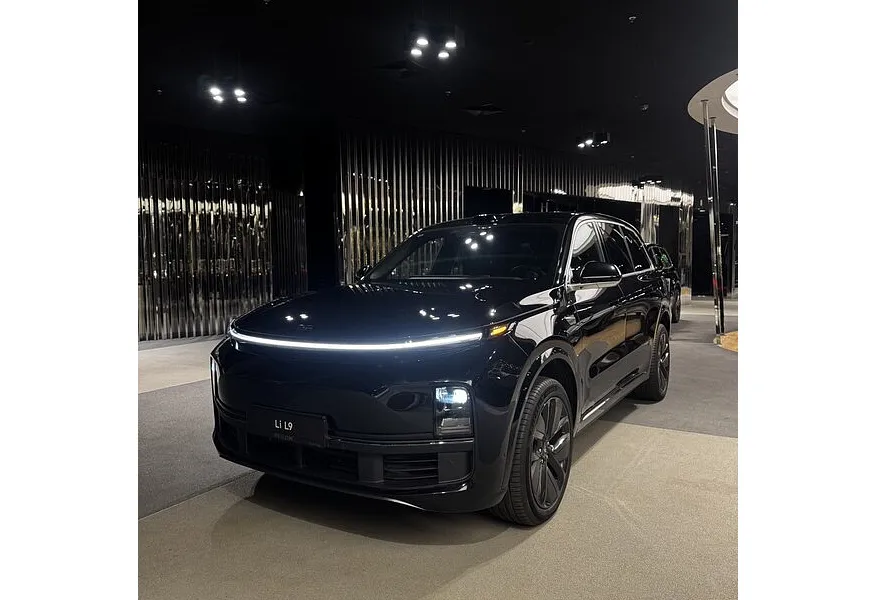 Li Auto L9 1.5 AT 4WD (449 л.с.) Ultra Черный в АВИЛОН. Слайд №1