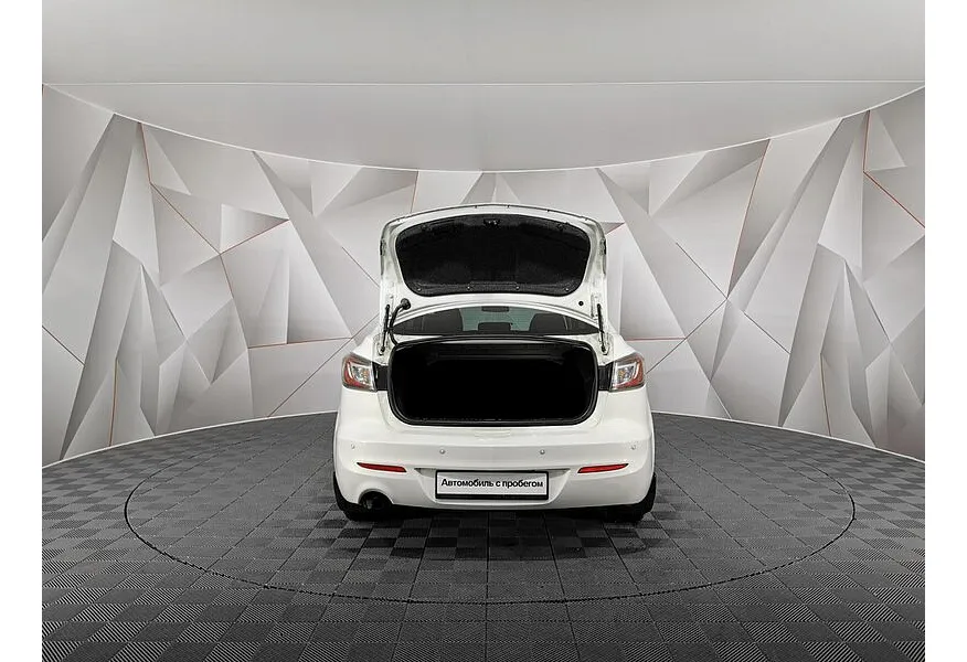 Mazda 3 1.6 AT (105 л.с.) Белый в АВИЛОН. Слайд №12