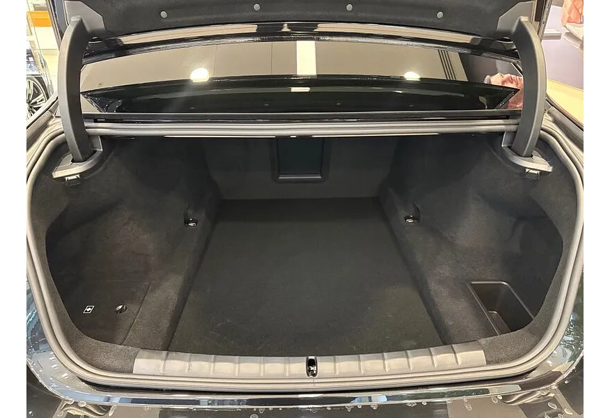 BMW 7 серия 740d xDrive Steptronic (286 л.с.) Черный в АВИЛОН. Слайд №12