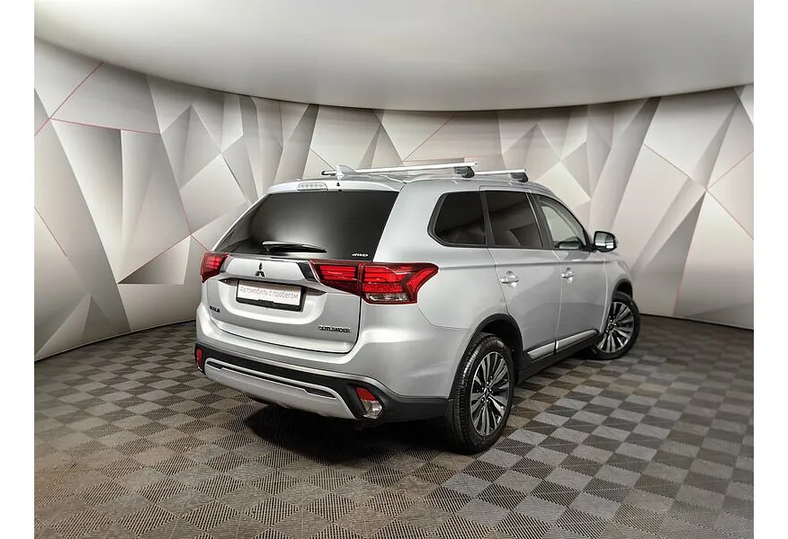 Mitsubishi Outlander 2.0 CVT 4WD (146 л.с.) Серебристый в АВИЛОН. Слайд №2