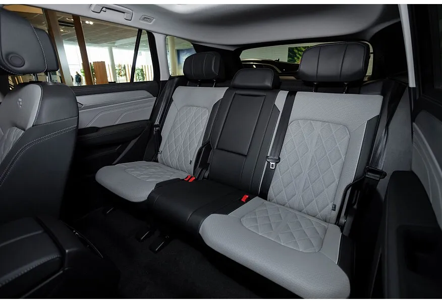 Volkswagen Tavendor 2.0TSI DSG 4WD (220 л.с.) R-Line Touring Edition Черный в АВИЛОН. Слайд №8