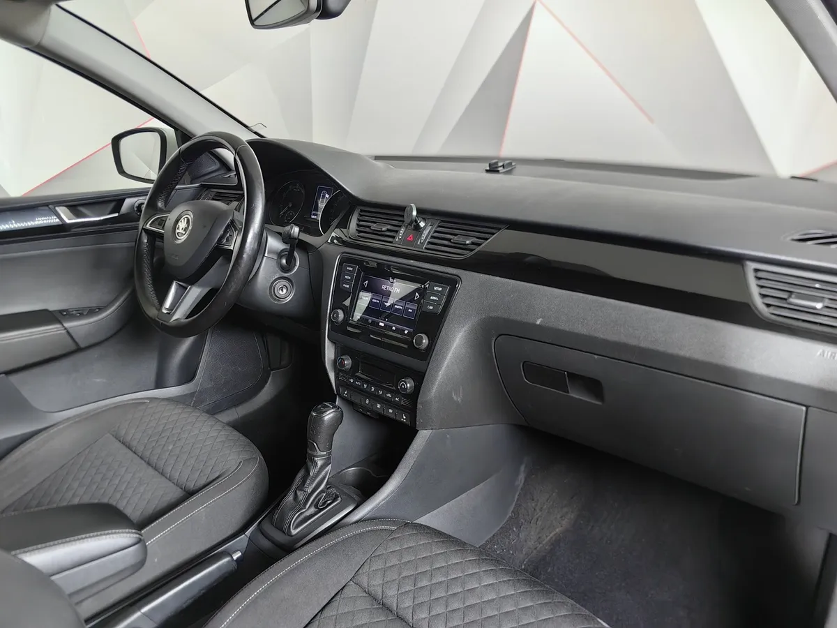Skoda Rapid 1.6 AT (110 л.с.) Белый в АВИЛОН. Слайд №13