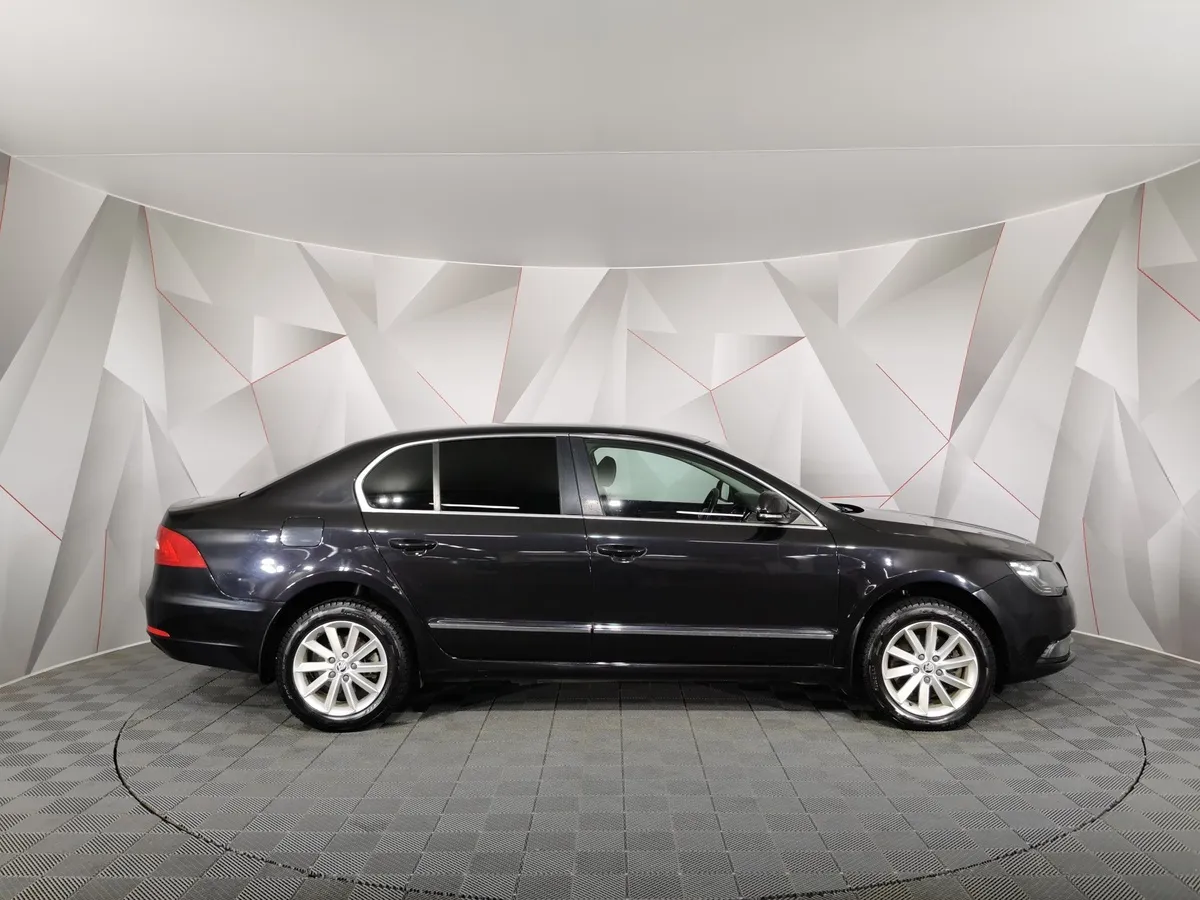Skoda Superb 2.0 TDI DSG (140 л.с.) Черный в АВИЛОН. Слайд №6