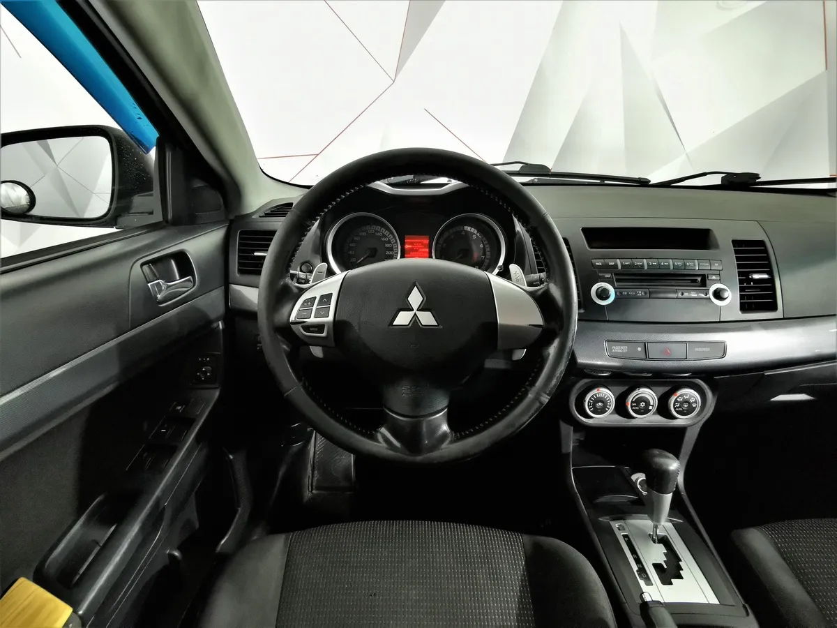 Mitsubishi Lancer 1.8 CVT (143 л.с.) Бежевый в АВИЛОН. Слайд №19