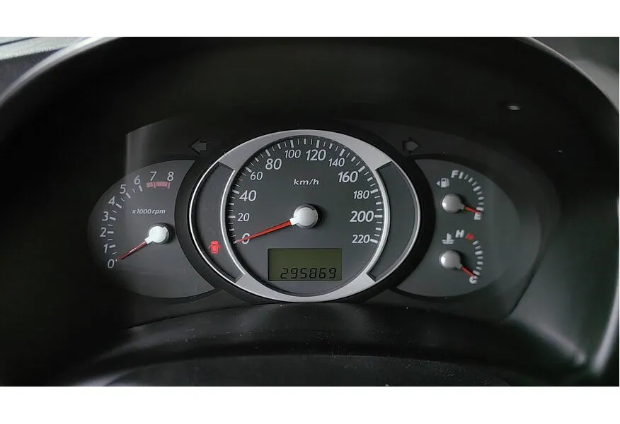 АВИЛОН - Hyundai Tucson 2.0 MT 4WD (140 л.с.) Серебристый - slide 18