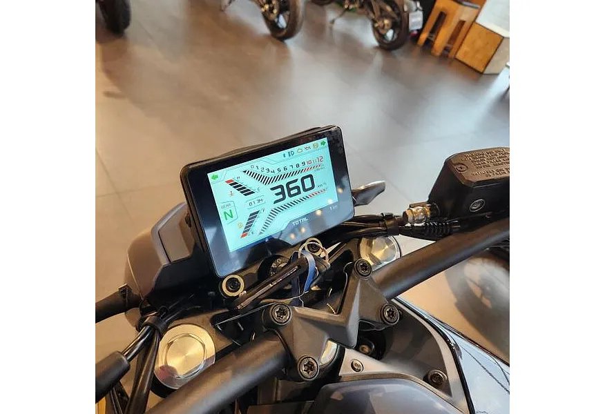 QJMOTOR SRK 400 400 см³ (41 л.с.) (41) 400 Черный в АВИЛОН. Слайд №13