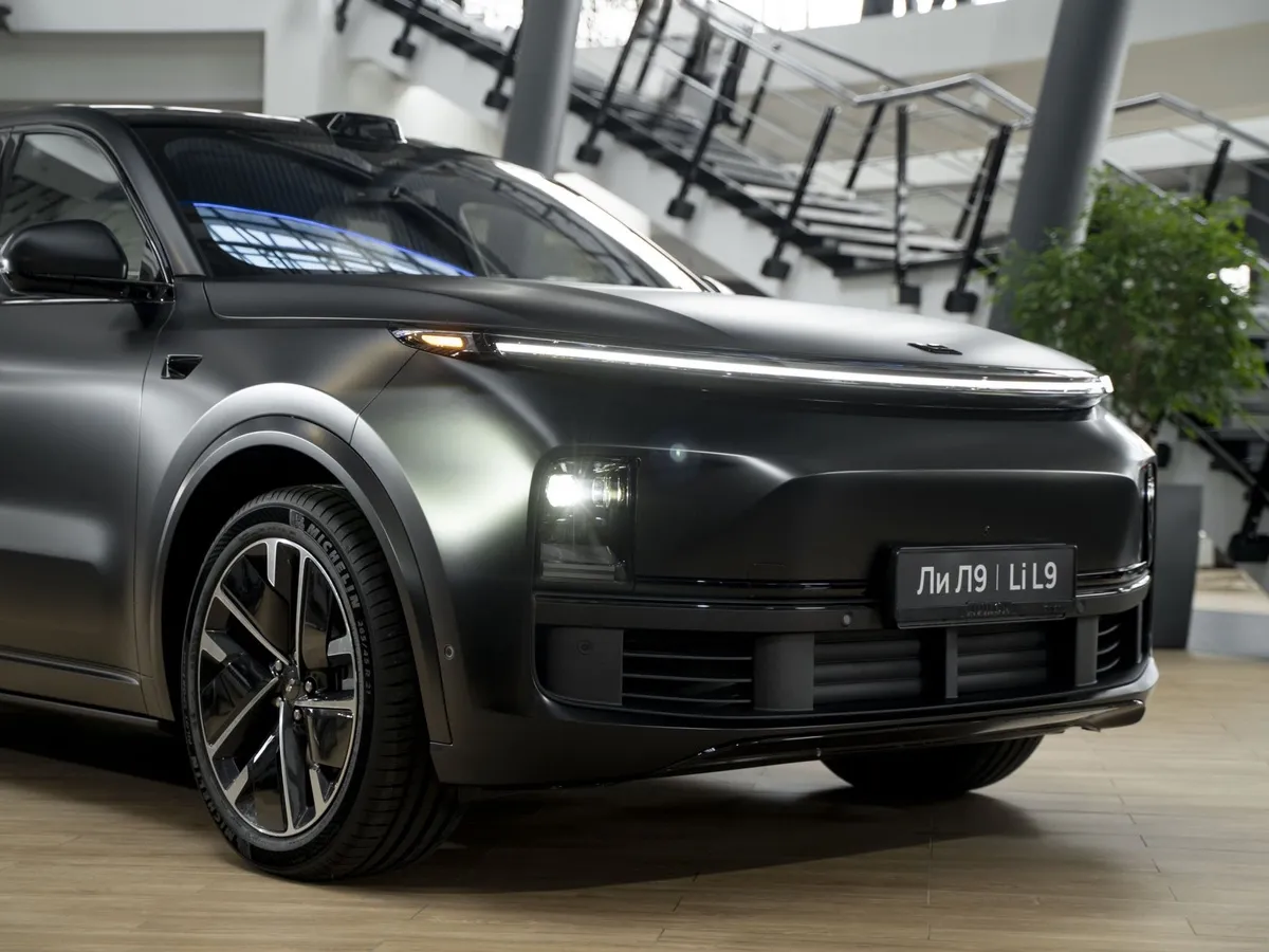 Li Auto L9 1.5 AT 4WD (449 л.с.) Ultra Черный в АВИЛОН. Слайд №15