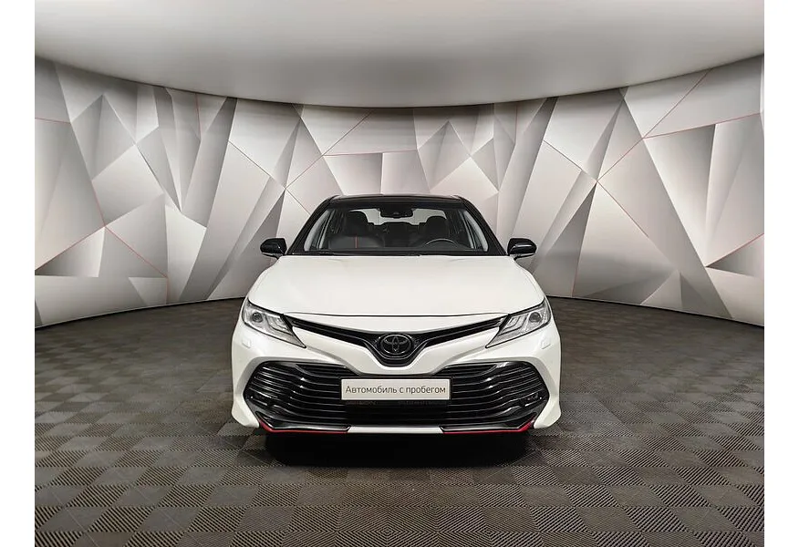 Toyota Camry 2.5 AT (181 л.с.) Белый в АВИЛОН. Слайд №5