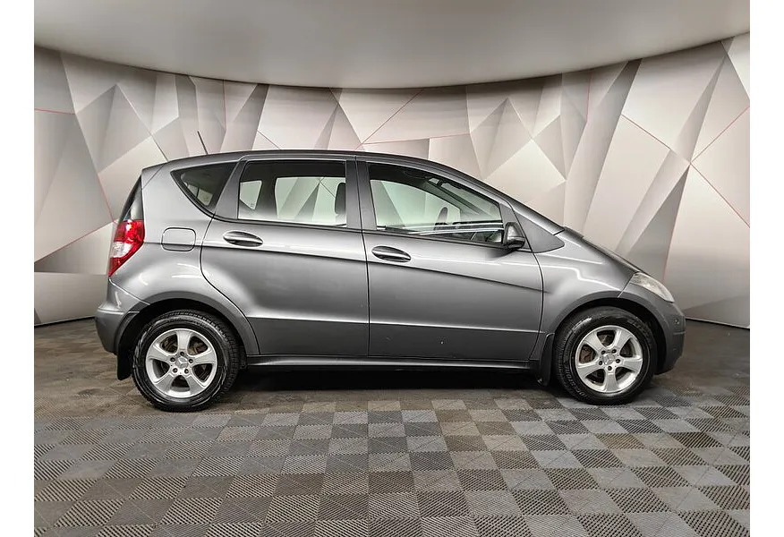 Mercedes-Benz A-Класс A 180 Autotronic (116 л.с.) Серый в АВИЛОН. Слайд №4