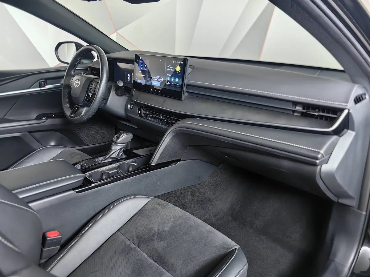 Toyota Camry 2.0 AT (173 л.с.) Sport Черный в АВИЛОН. Слайд №12