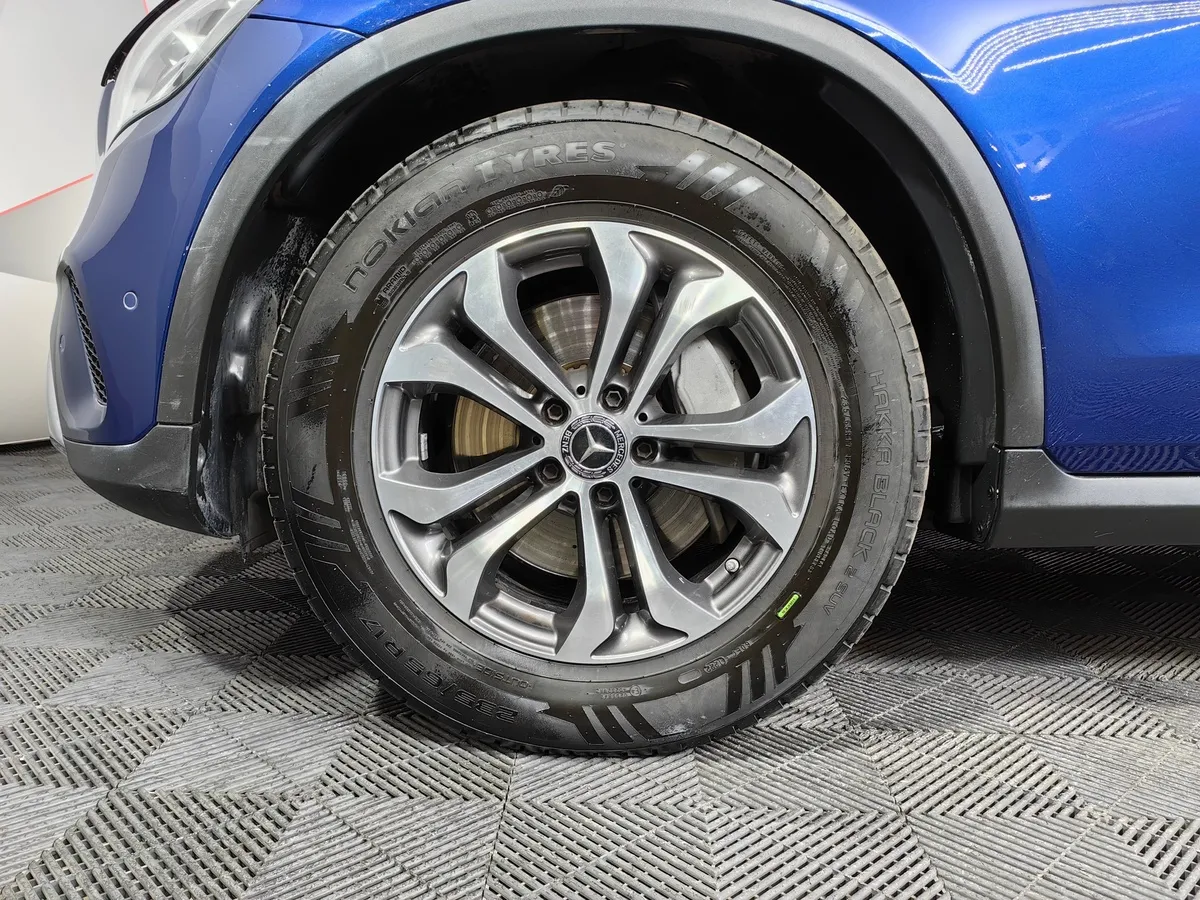 Mercedes-Benz GLC 220 d 9G-TRONIC 4MATIC (194 л.с.) Premium Синий в АВИЛОН. Слайд №9