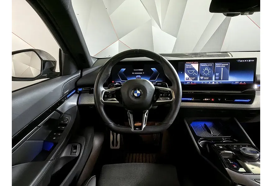 BMW 5 серия 520d xDrive AT (197 л.с.) Черный в АВИЛОН. Слайд №15