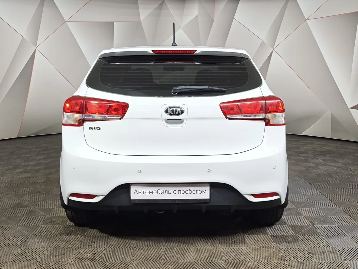 Kia Rio 1.4 AT (107 л.с.) Белый в АВИЛОН. Слайд №7