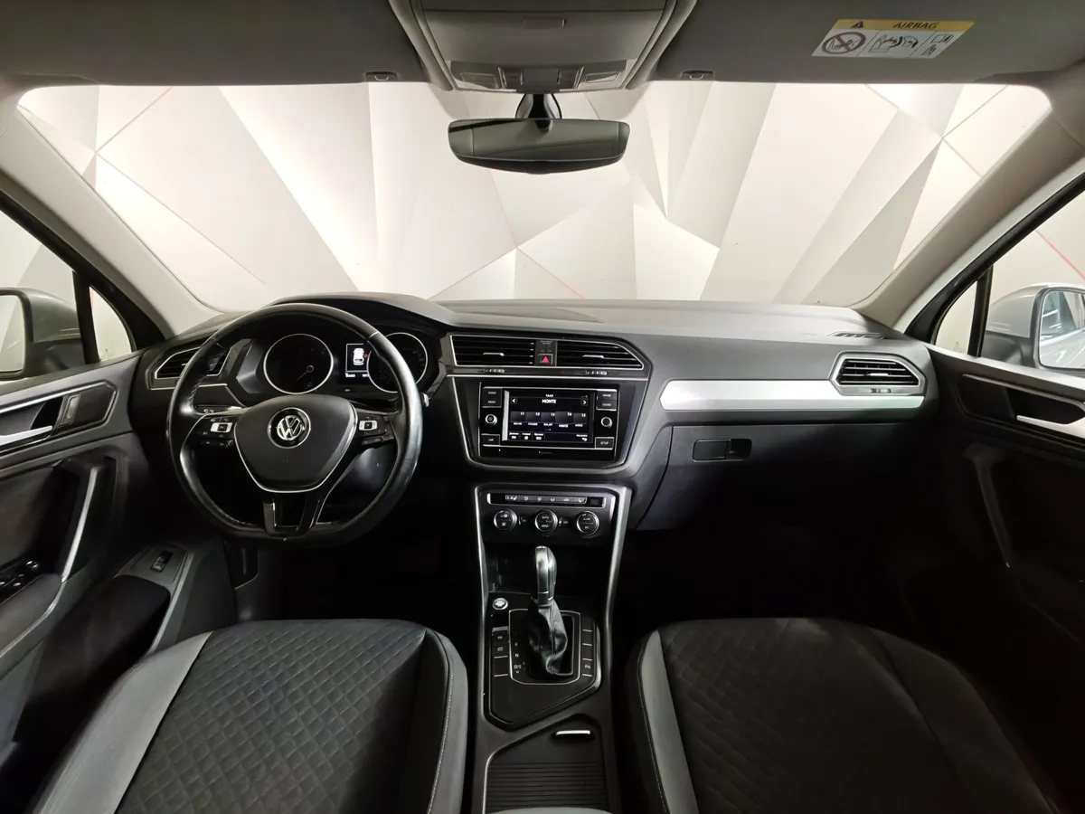Volkswagen Tiguan 1.4 TSI BlueMotion DSG (150 л.с.) Sport&Style Серебристый в АВИЛОН. Слайд №14