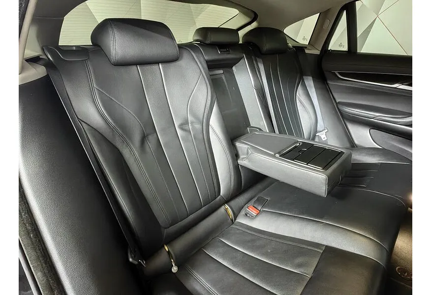 BMW X6 xDrive30d Steptroniс (249 л.с.) Base (Локальная сборка) Черный в АВИЛОН. Слайд №10