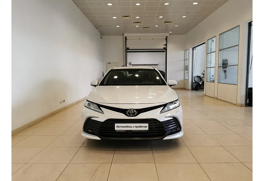 Toyota Camry 2.5 AT (200 л.с.) Белый в АВИЛОН. Слайд №7