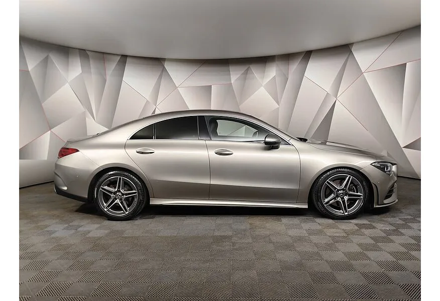 Mercedes-Benz CLA 200 7G-DCT (150 л.с.) Sport Серый в АВИЛОН. Слайд №6