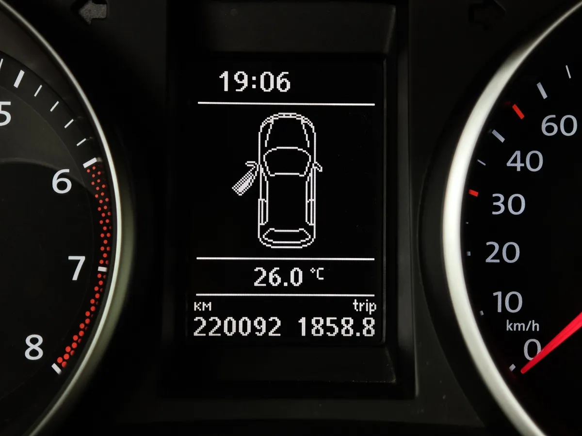 Volkswagen Golf 1.4 TSI MT (122 л.с.) Highline Белый в АВИЛОН. Слайд №17