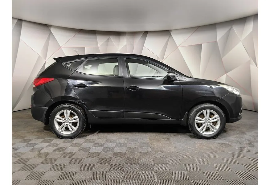 Hyundai ix35 2.0 AT 4WD (150 л.с.) Comfort Черный в АВИЛОН. Слайд №6
