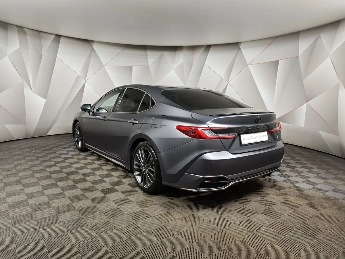 Toyota Camry 2.0h CVT (197 л.с.) Sport Plus Серый в АВИЛОН. Слайд №4
