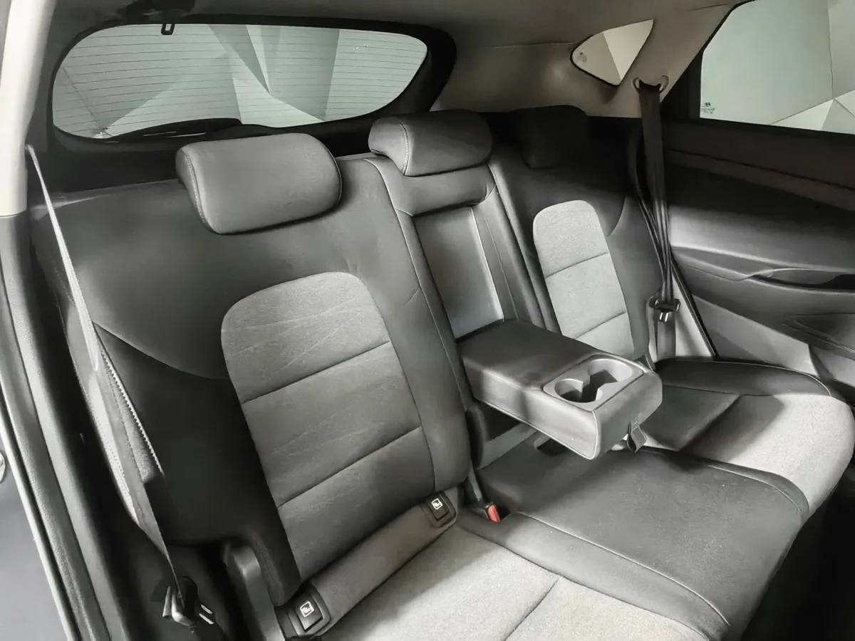 Hyundai Tucson 2.0 (150 л.с.) MPi-6MT-4WD Family Серый в АВИЛОН. Слайд №17