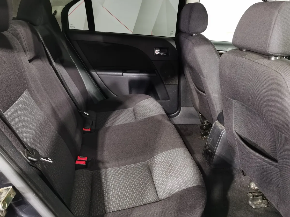 Ford Mondeo 2.0 MT (145 л.с.) Серый в АВИЛОН. Слайд №15