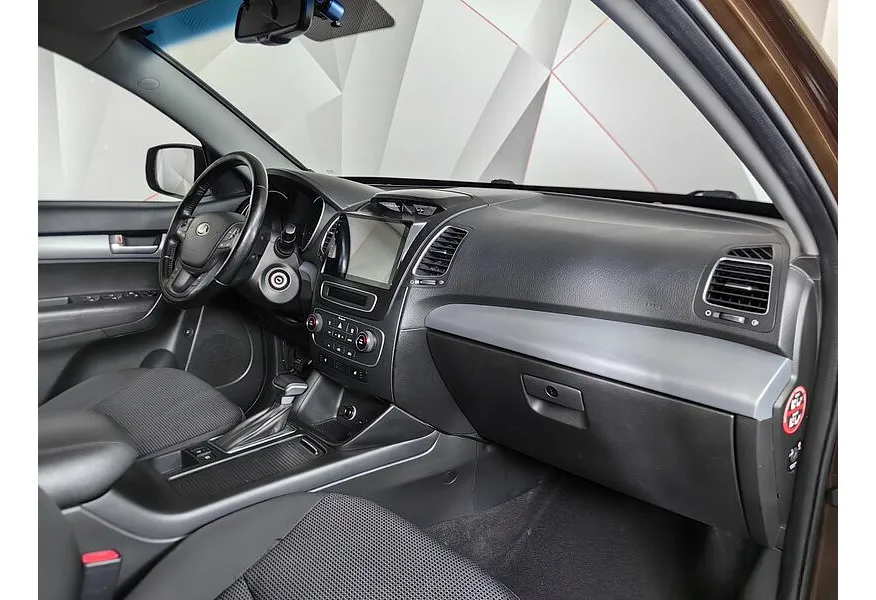 Kia Sorento 2.4 AT 4WD (175 л.с.) Comfort Коричневый в АВИЛОН. Слайд №13