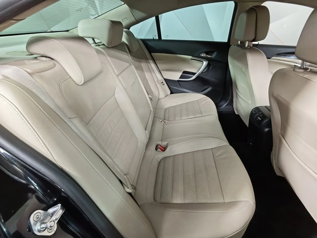 Opel Insignia 1.6 SIDI Turbo Ecotec AT (170 л.с.) Черный в АВИЛОН. Слайд №15