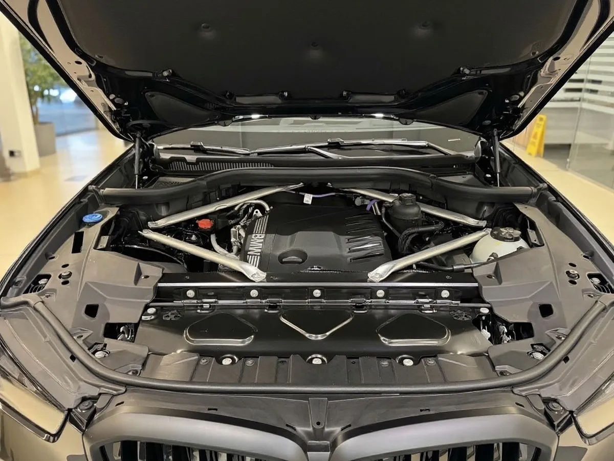 BMW X5 xDrive40d Steptronic (352 л.с.) Черный в АВИЛОН. Слайд №12