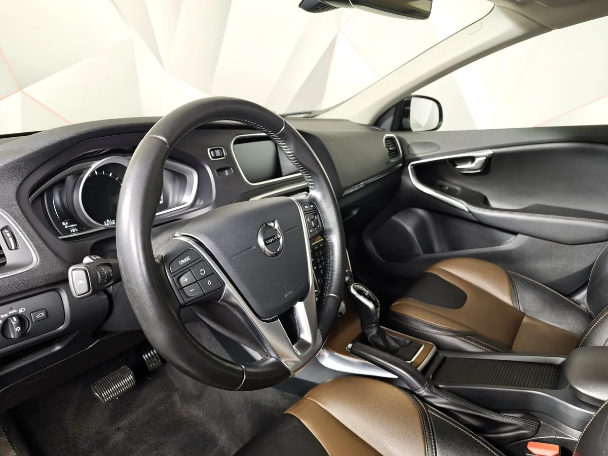 Volvo V40 1.5 T3 Drive-E Geartronic (152 л.с.) Kinetic Голубой в АВИЛОН. Слайд №19