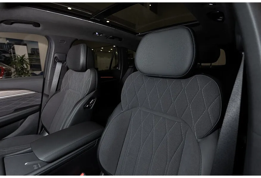 Geely Monjaro 2.0T 8AT 4WD (238 л.с.) Flagship Черный в АВИЛОН. Слайд №12