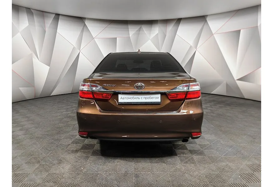 Toyota Camry 2.5 AT (181 л.с.) Коричневый в АВИЛОН. Слайд №8