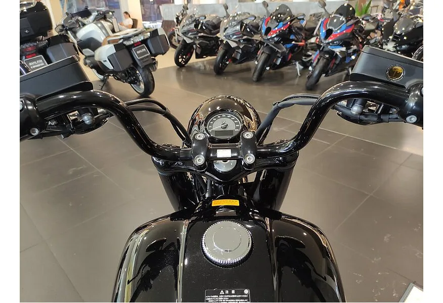 АВИЛОН - BMW Motorrad R 18 R 18 1800 см³ 1800 Черный - slide 7