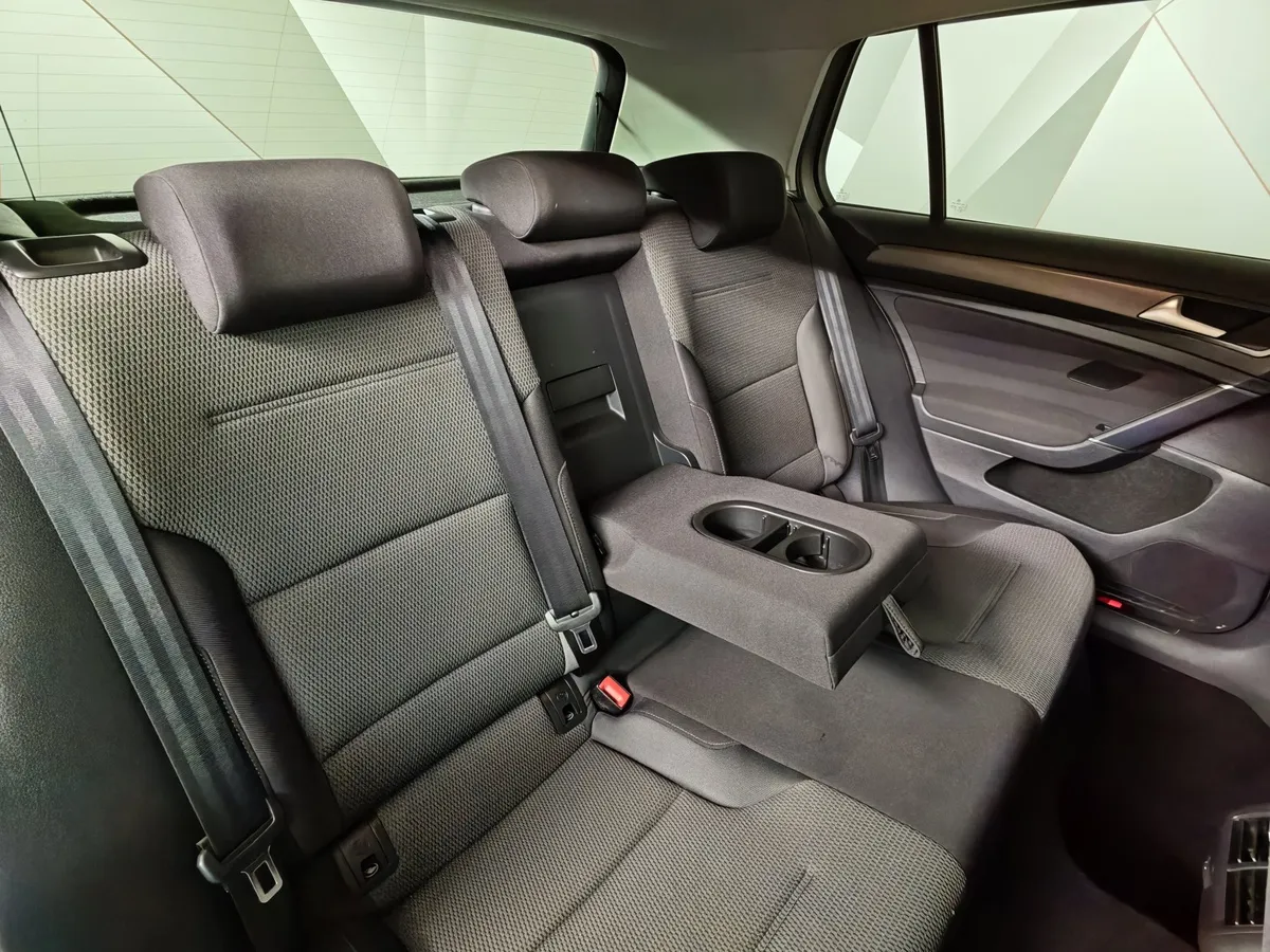 Volkswagen Golf 1.4 TSI BlueMotion DSG (122 л.с.) Comfortline Серебристый в АВИЛОН. Слайд №17
