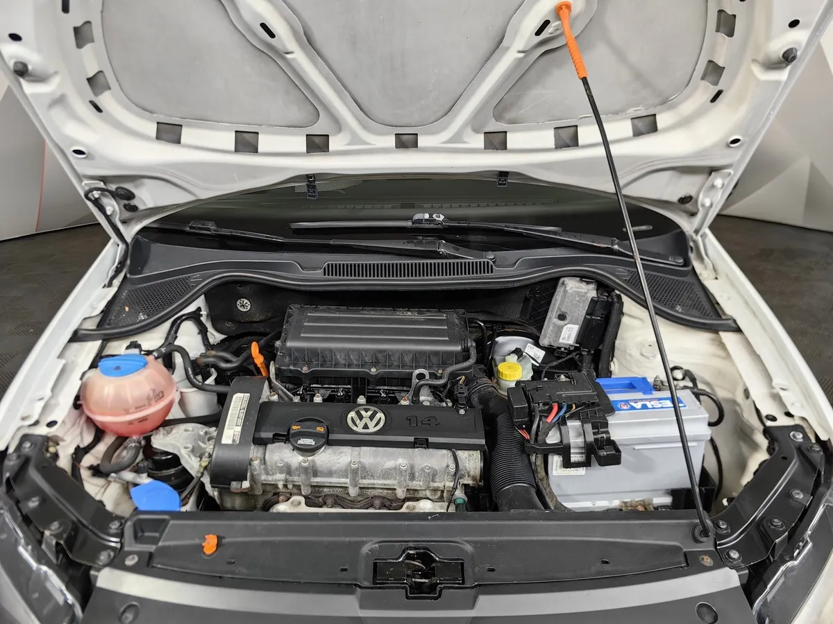 Volkswagen Polo 1.4 MT (80 л.с.) Белый в АВИЛОН. Слайд №11