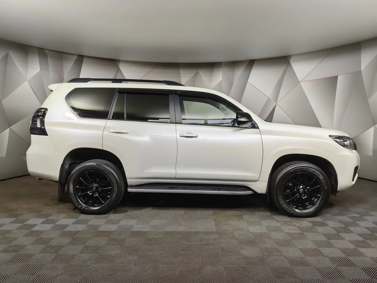 Toyota Land Cruiser Prado 2.8D AT AWD (200 л.с.) Black Vision в АВИЛОН. Слайд №6