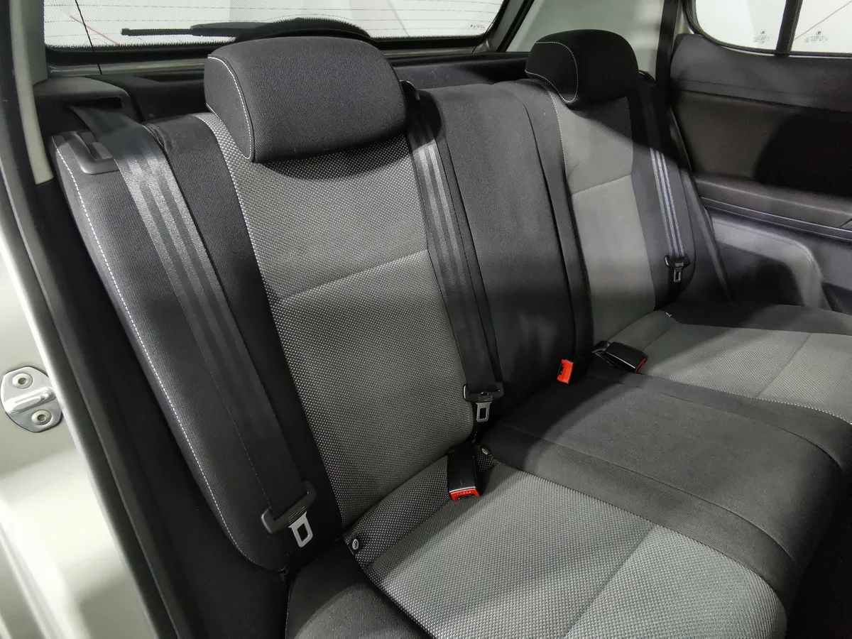 Skoda Fabia 1.6 AT (105 л.с.) Серый в АВИЛОН. Слайд №16