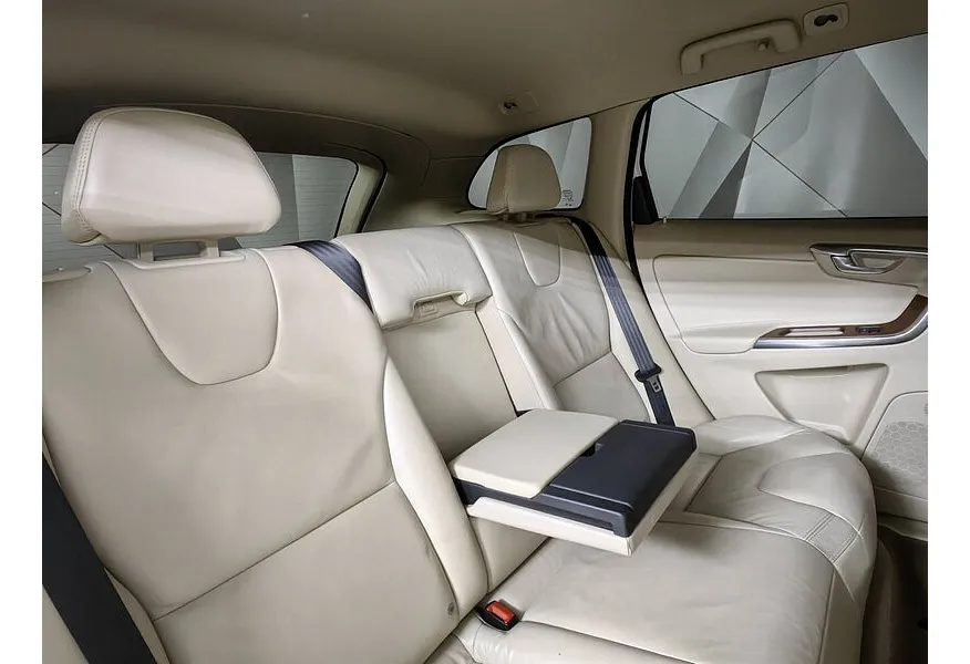 АВИЛОН - Volvo XC60 2.4 D5 Geartronic AWD (215 л.с.) Белый - slide 13