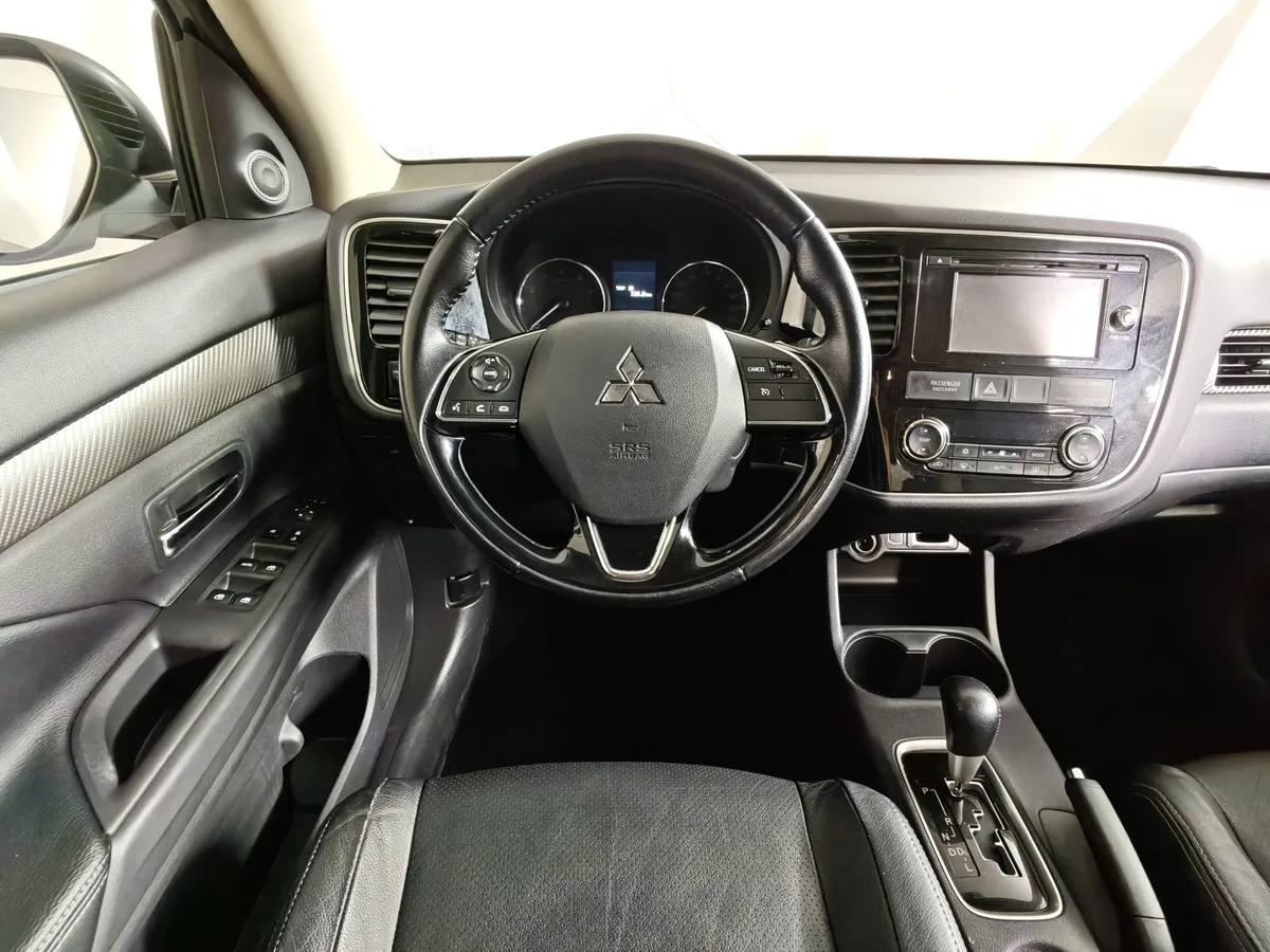 Mitsubishi Outlander 2.0 CVT 4WD (146 л.с.) Instyle E29 Белый в АВИЛОН. Слайд №20