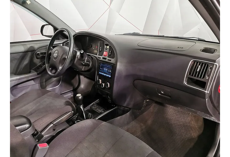 Hyundai Elantra 1.6 MT (105 л.с.) Черный в АВИЛОН. Слайд №13